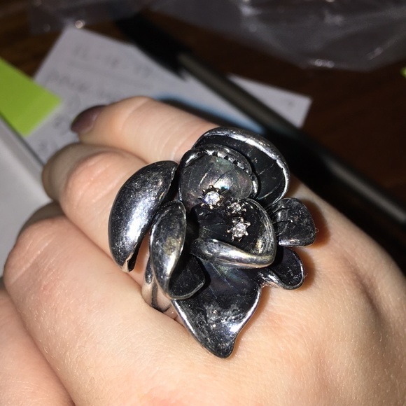 Fossil Flower Ring - Picture 2 of 3
